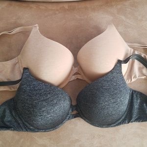 2 Women's Victoria's Secret 34 DD bras